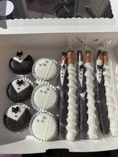 Bride & Groom Oreos and Pretzels