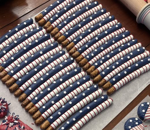 4th of July Pretzel Rods