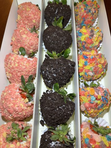 Strawberry Crunch, Oreo, Fruity Pebbles, Strawberries